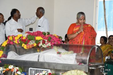 Celebs Pay Condolences to C Narayana Reddy